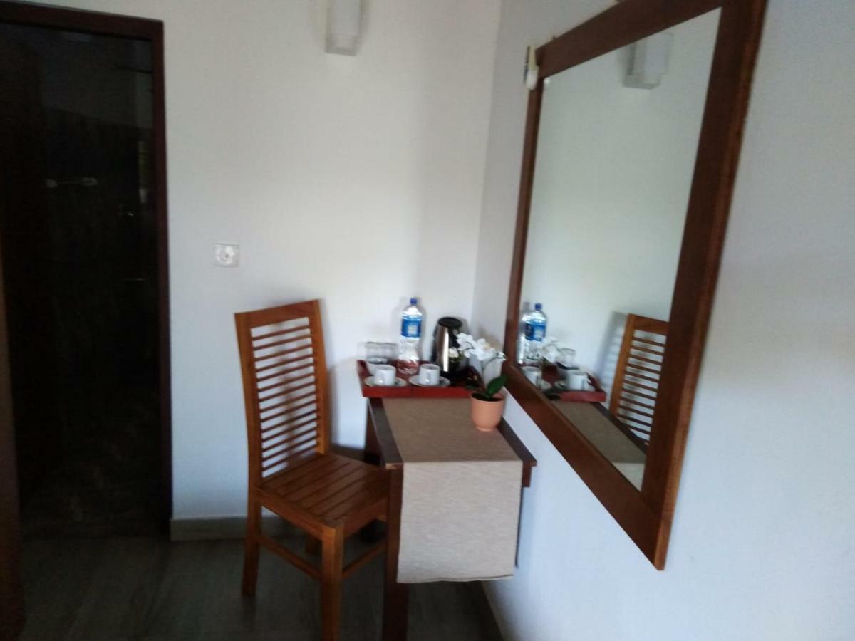 Lija Residence Негомбо Екстер'єр фото
